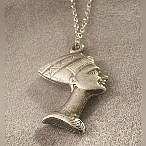 Vintage 925 Sterling Silver 3D Double Sided Nefertiti Charm Necklace - Picture 4 of 7